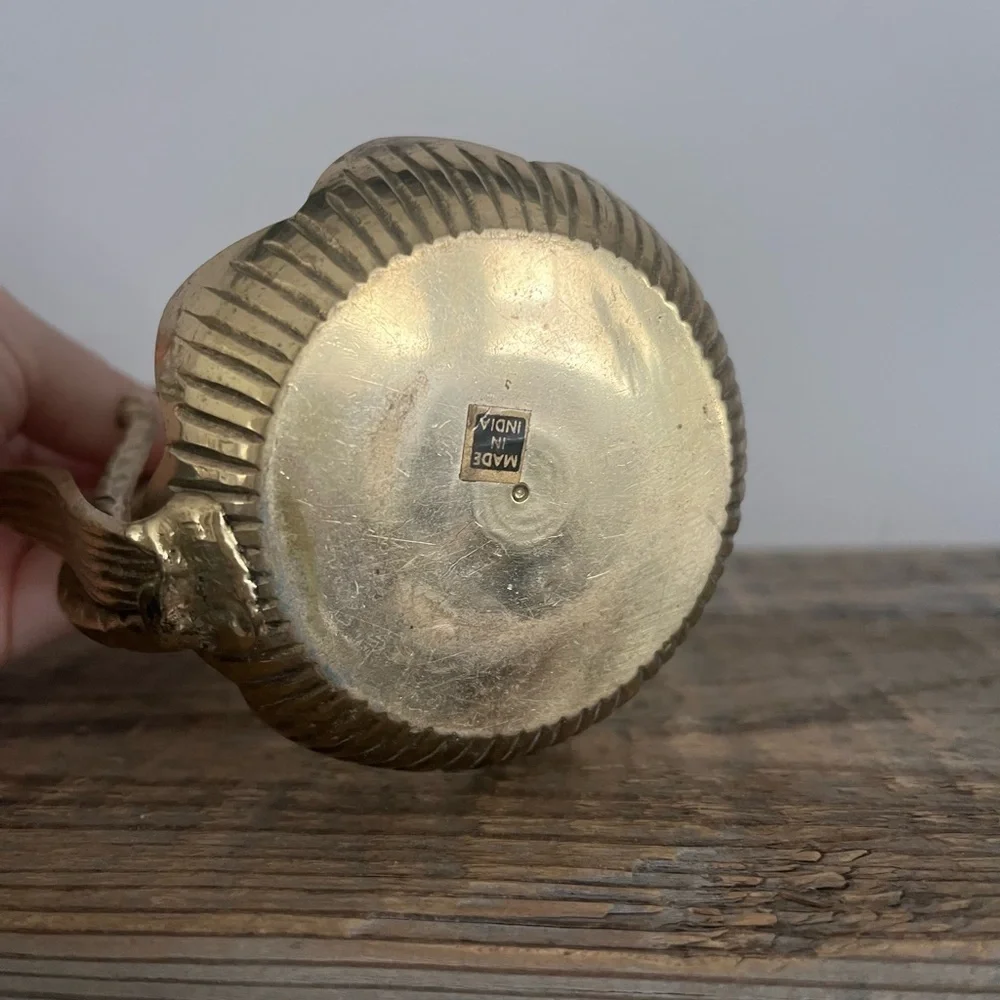 Brass ring fish jewelry holder